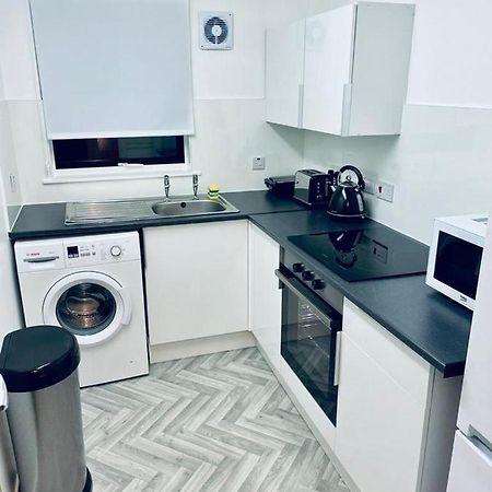 Modern 2 Bedroom Apartment With Free Parking Glasgow Dış mekan fotoğraf