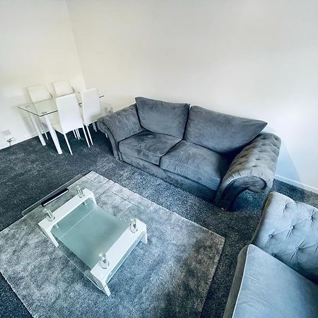 Modern 2 Bedroom Apartment With Free Parking Glasgow Dış mekan fotoğraf