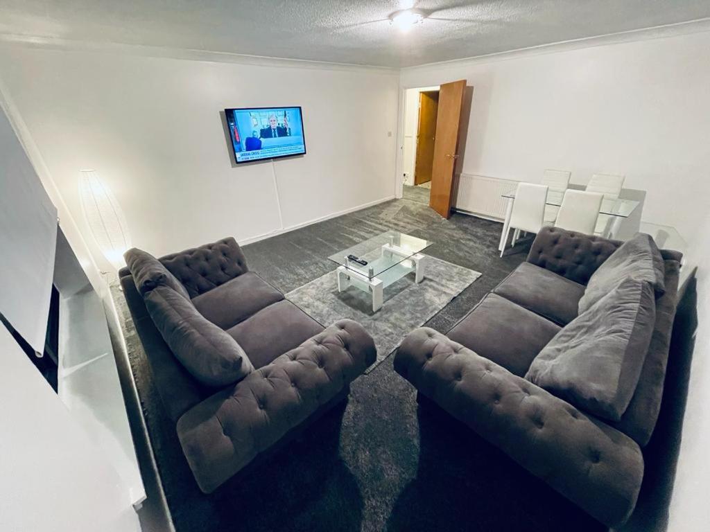 Modern 2 Bedroom Apartment With Free Parking Glasgow Dış mekan fotoğraf