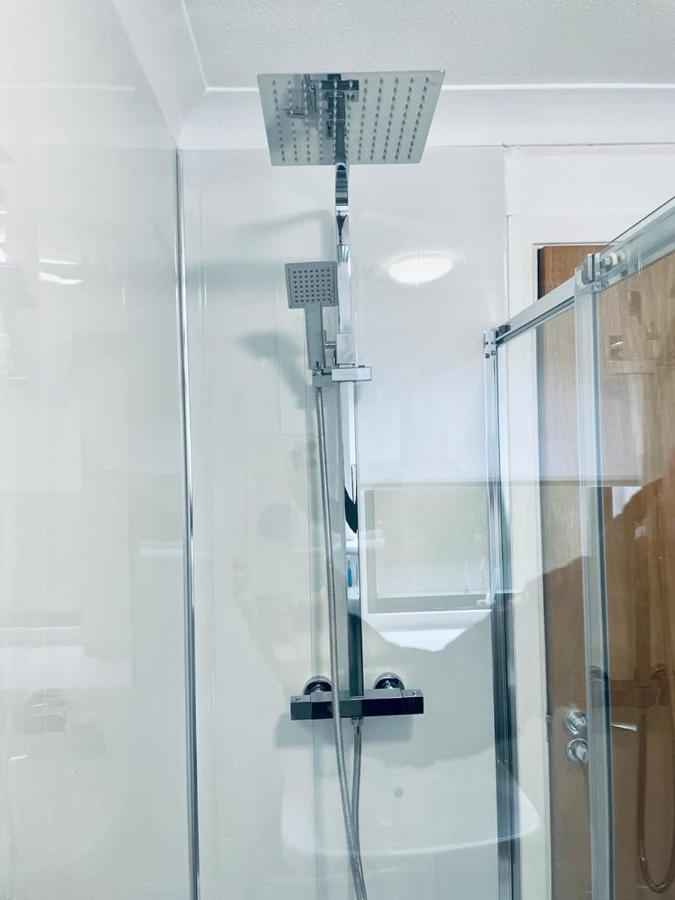 Modern 2 Bedroom Apartment With Free Parking Glasgow Dış mekan fotoğraf