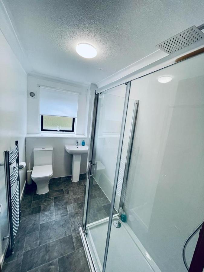 Modern 2 Bedroom Apartment With Free Parking Glasgow Dış mekan fotoğraf